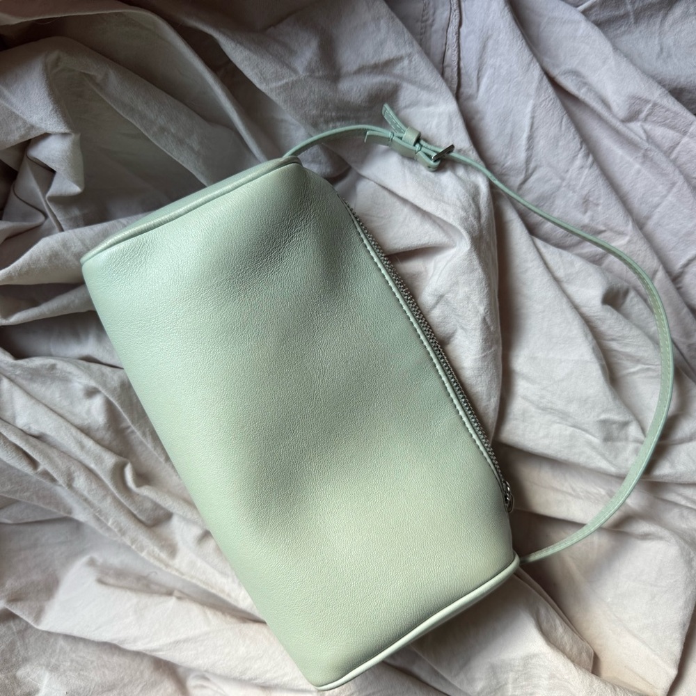 The Row 90s bag in Ice - Picture 4 of 9